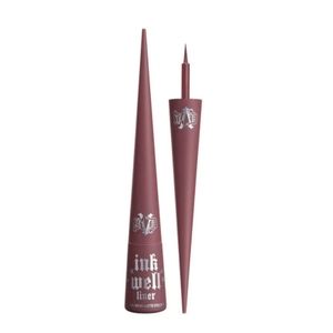 Kat Von D Ink Well Liner Lolita (2)